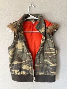 UNIONBAY Vibtage Camouflage Vest with Orange Lining